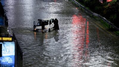 Atina ve Evia’da yağmur sorunlara neden oluyor