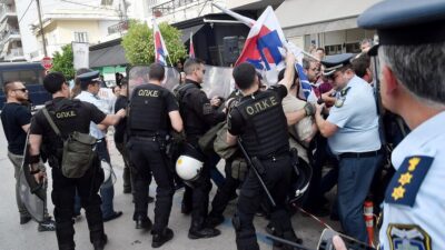 Pylos’taki gemi enkazı davasında iki kişi yaralandı, iki kişi tutuklandı