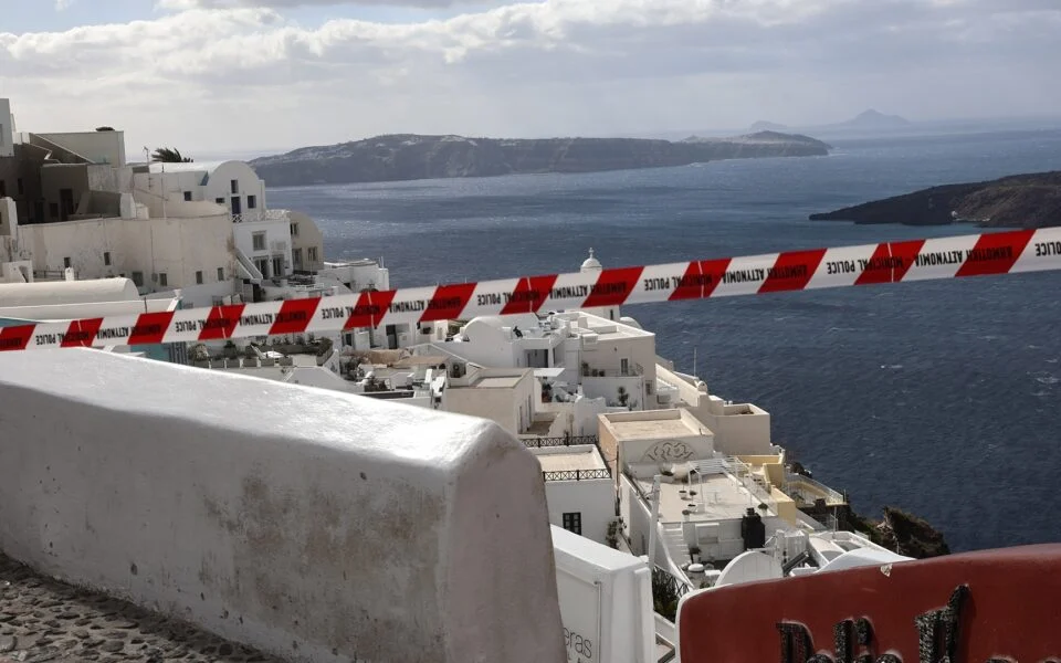 Uzman, Santorini’deki sismik aktivitenin devam edeceğini söylüyor